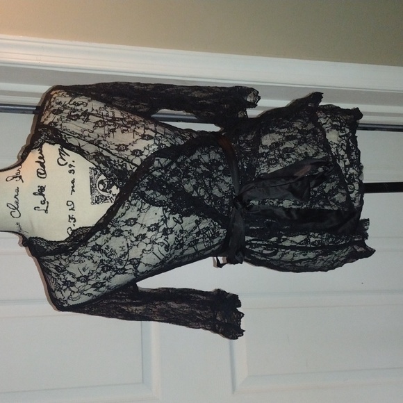 Lace Robe - Picture 1 of 6